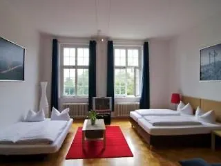 Apartment Hotel Konstanz מלון 3*